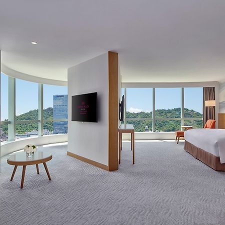 Crowne Plaza Zhuhai City Center By Ihg - Offers Free One-Way Shuttle To Chimelong Ocean Kingdom المظهر الخارجي الصورة