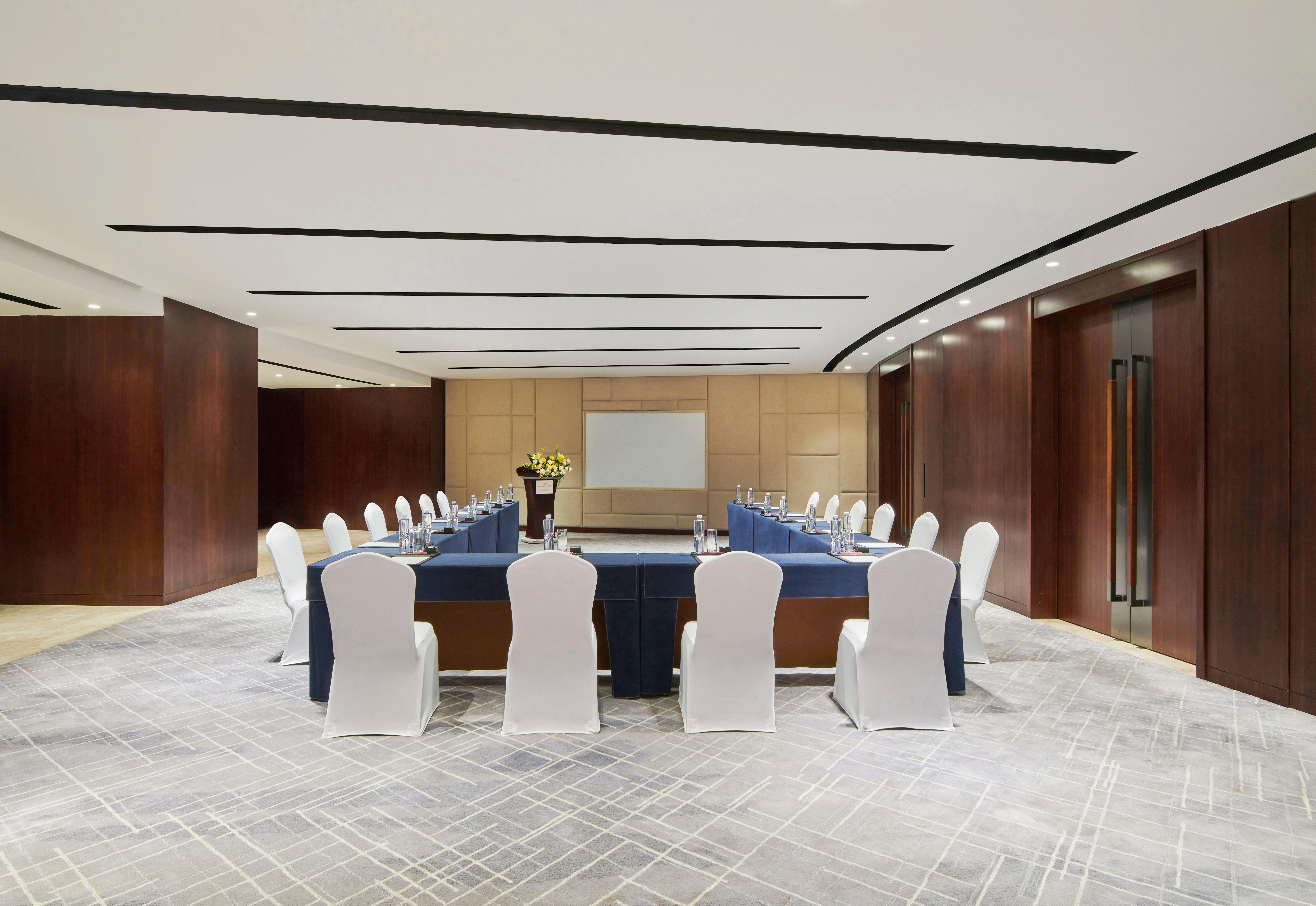 Crowne Plaza Zhuhai City Center By Ihg - Offers Free One-Way Shuttle To Chimelong Ocean Kingdom المظهر الخارجي الصورة