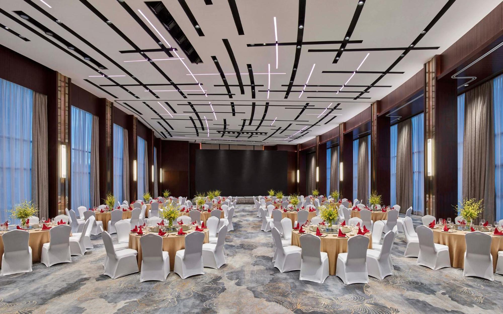 Crowne Plaza Zhuhai City Center By Ihg - Offers Free One-Way Shuttle To Chimelong Ocean Kingdom المظهر الخارجي الصورة