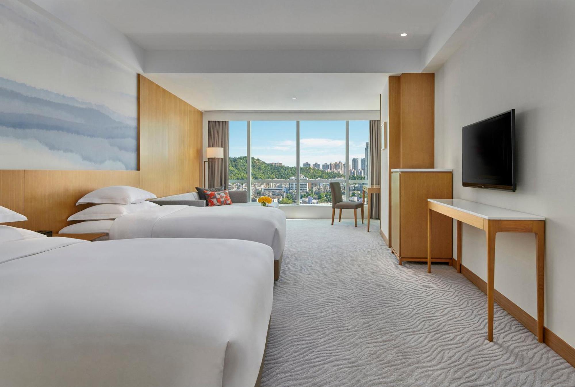 Crowne Plaza Zhuhai City Center By Ihg - Offers Free One-Way Shuttle To Chimelong Ocean Kingdom المظهر الخارجي الصورة