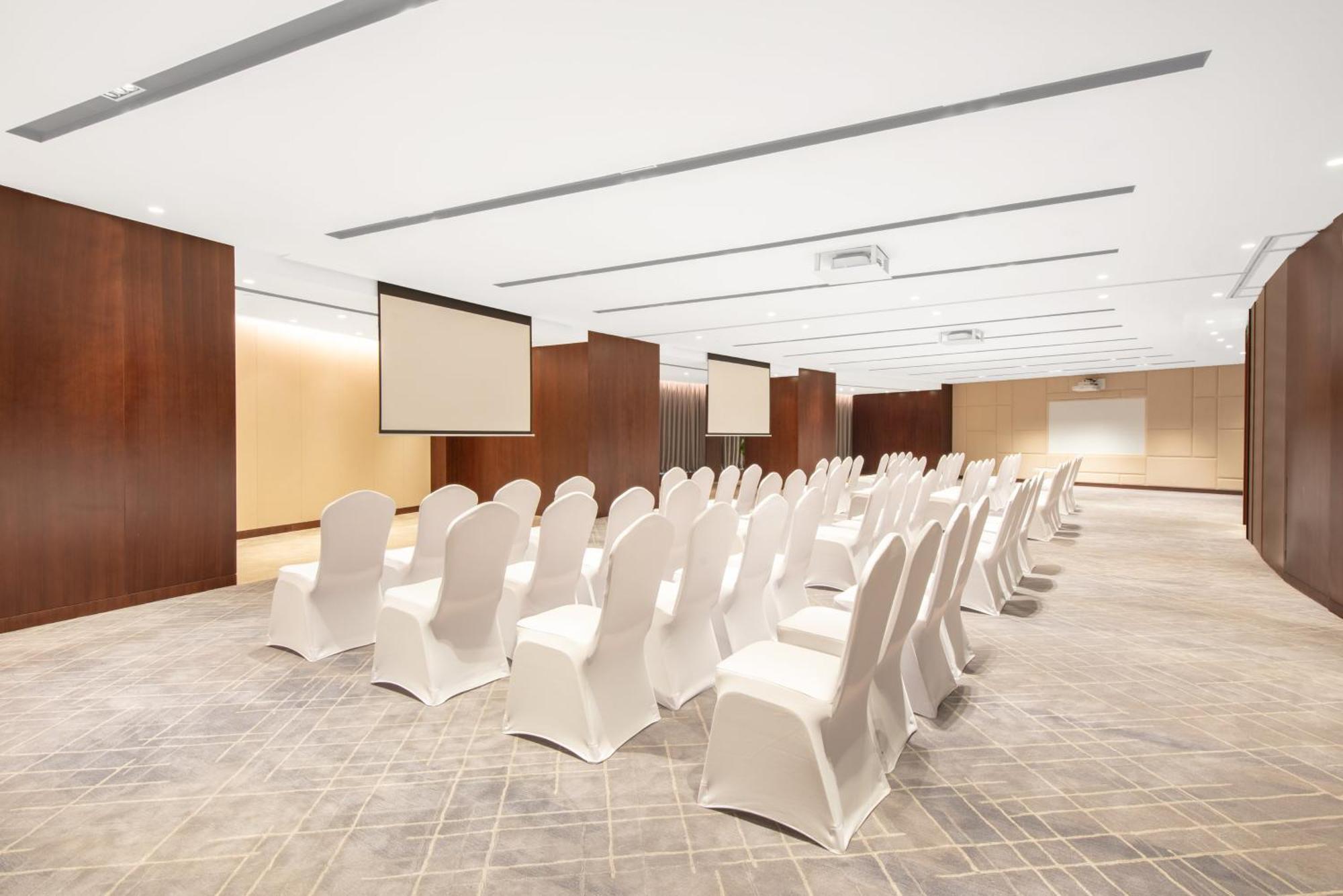 Crowne Plaza Zhuhai City Center By Ihg - Offers Free One-Way Shuttle To Chimelong Ocean Kingdom المظهر الخارجي الصورة