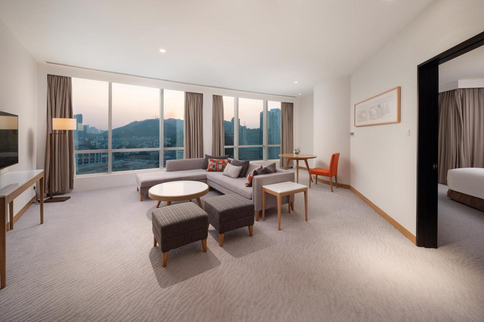 Crowne Plaza Zhuhai City Center By Ihg - Offers Free One-Way Shuttle To Chimelong Ocean Kingdom المظهر الخارجي الصورة